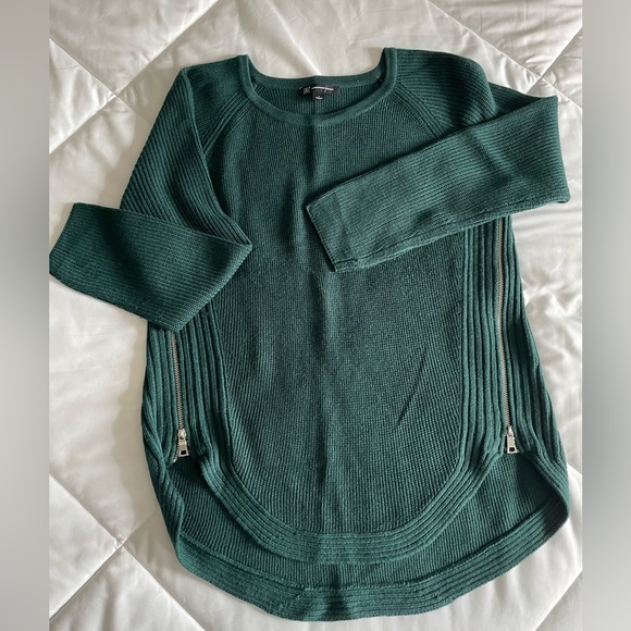 Women’s Sweater, Size L - Picture 1 of 3